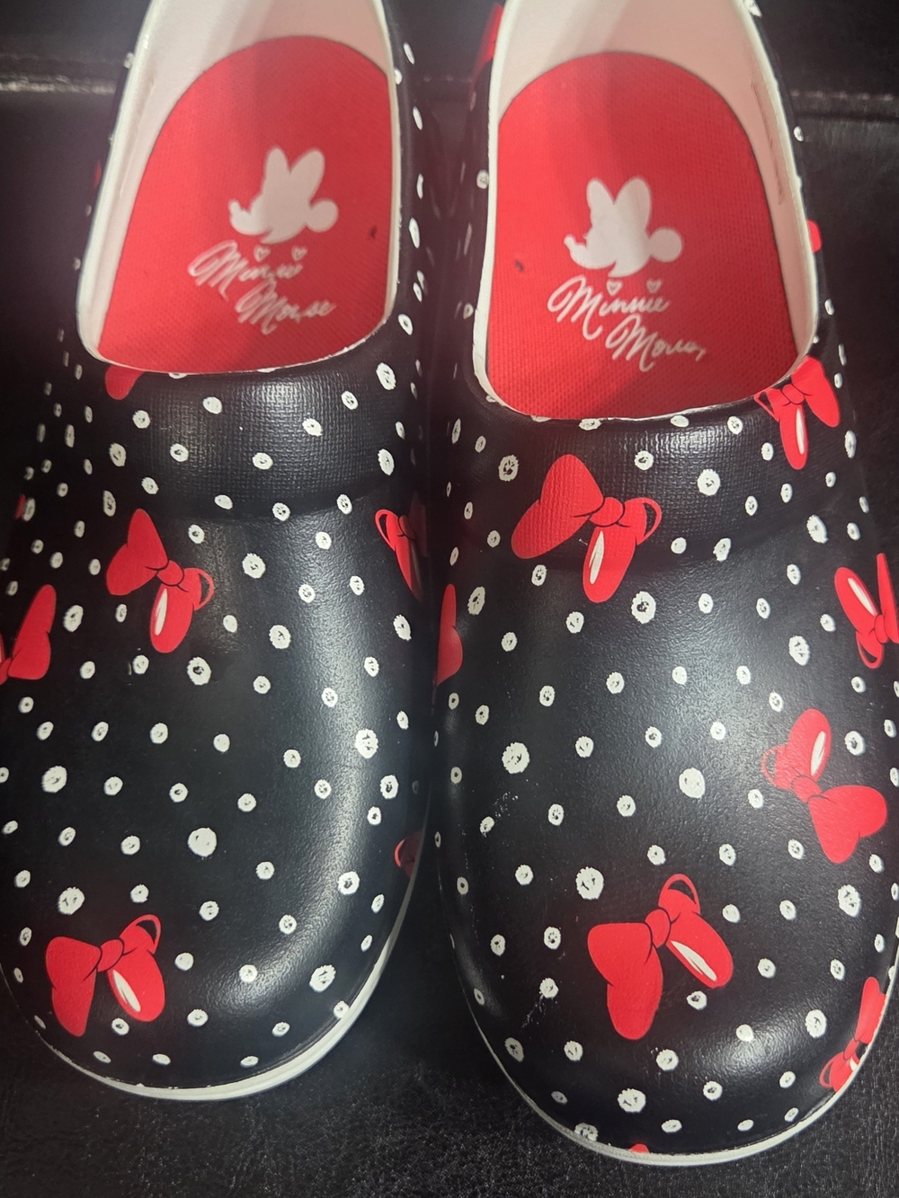 Disney Black & Red Minnie Mouse Dot Crocs Womens Size 5